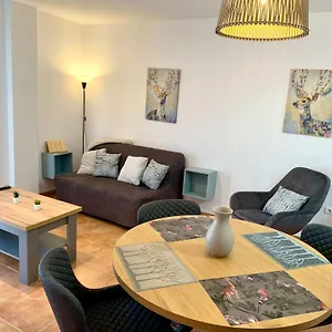 https://apartamento-clavero-1.hotelsinnerja.org